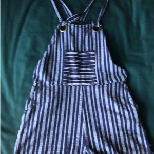 Derek heart blue overalls. It paired well with many accessories.